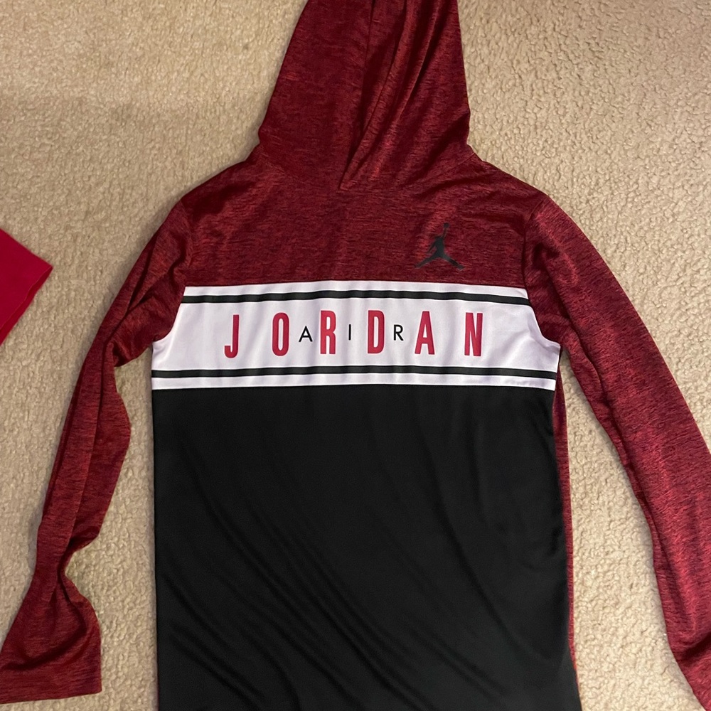Air Jordan boys L dri-fit thin long sleeve with hood